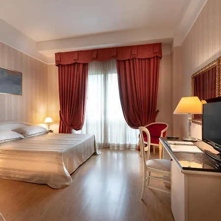 Отель President